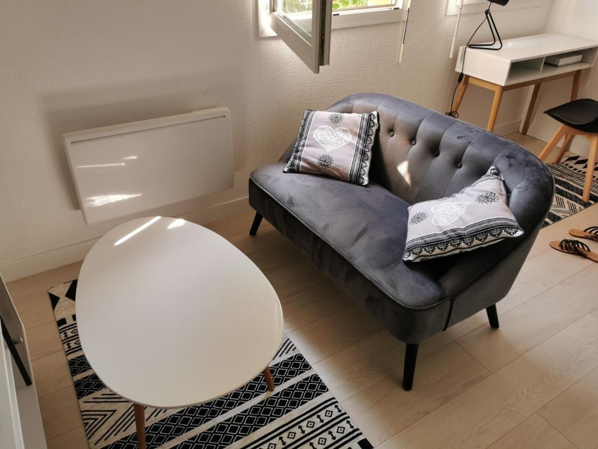 Studio Calme Avec Parking Saint-Pierre-du-Mont  Екстериор снимка